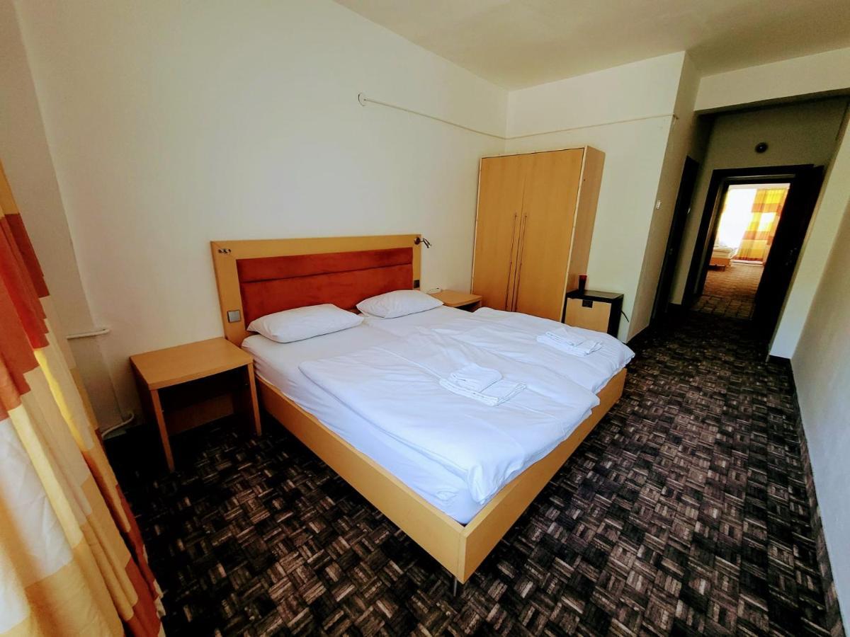 Alpina Retezat Otel Rîu de Mori Dış mekan fotoğraf